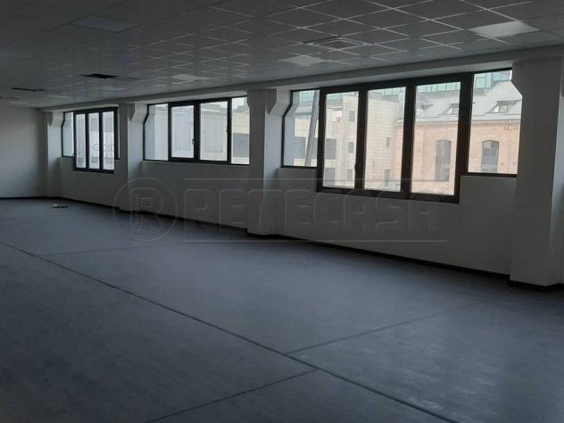 negozio in affitto a Monza