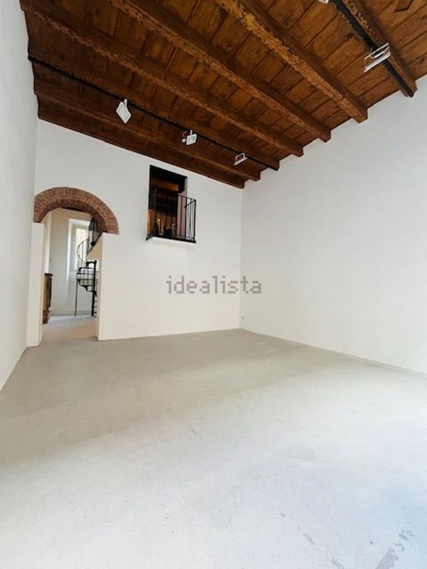 negozio in affitto a Monza in zona Centro Storico