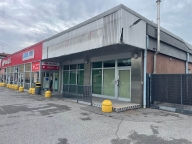 negozio in affitto a Monza