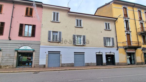 negozio in affitto a Monza