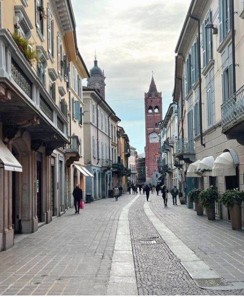 negozio in affitto a Monza in zona Centro Storico