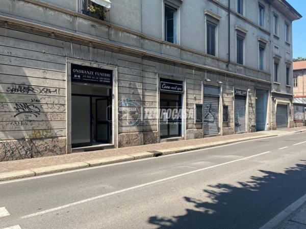 negozio in affitto a Monza