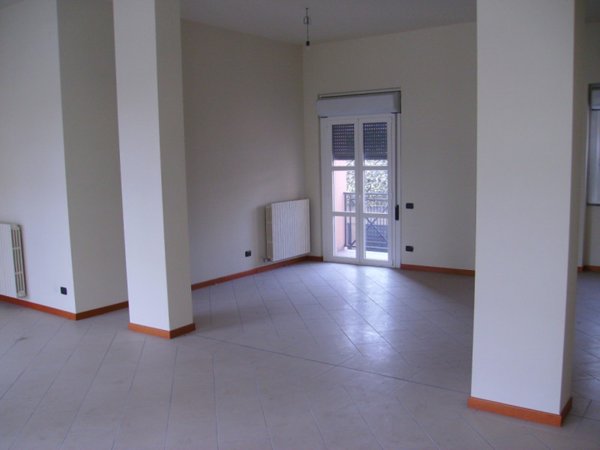 negozio in affitto a Monza in zona Centro Storico