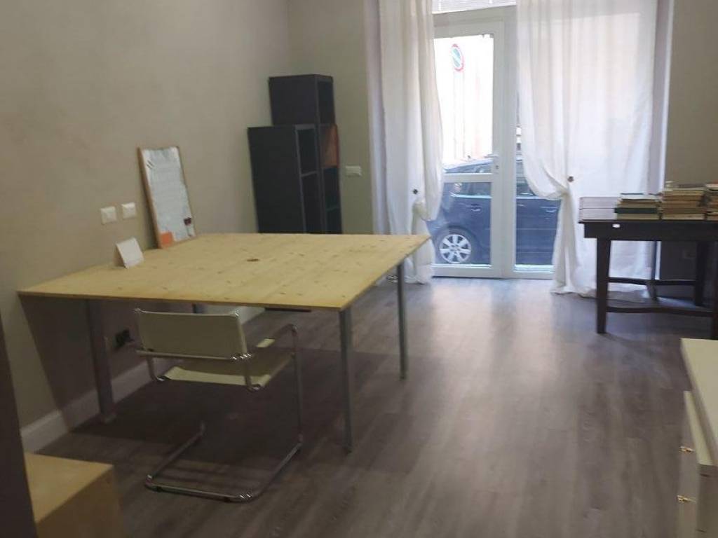 negozio in affitto a Monza