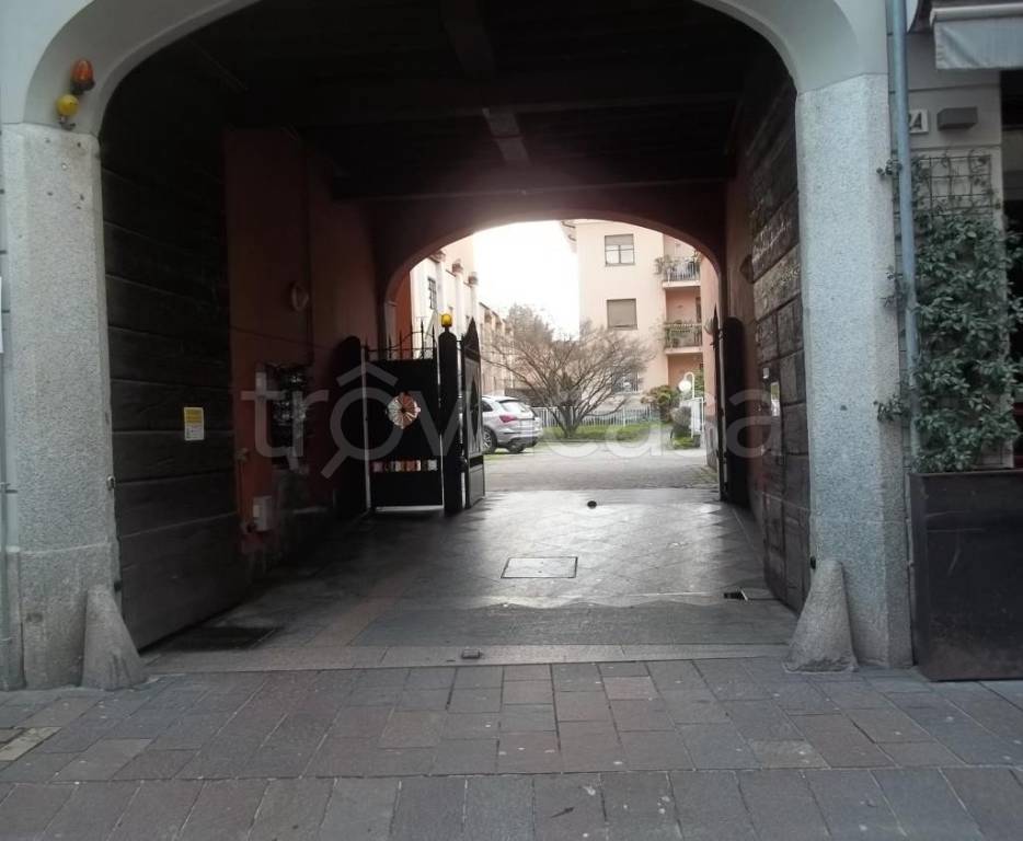 locale di sgombero in affitto a Monza in zona Centro Storico
