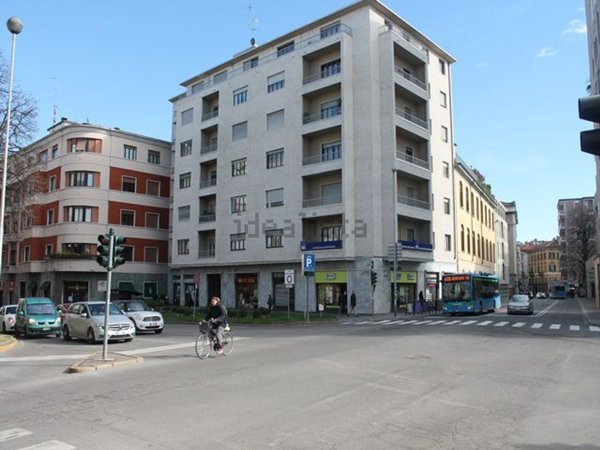 negozio in affitto a Monza in zona Centro Storico