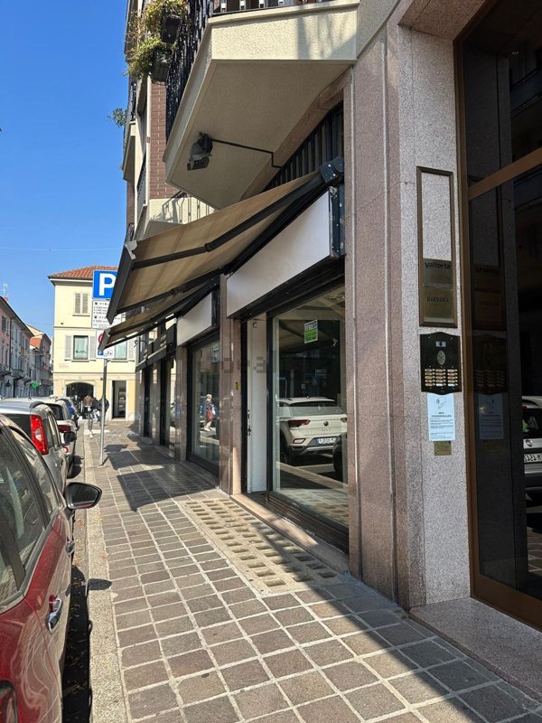 locale commerciale in affitto a Monza in zona Centro Storico