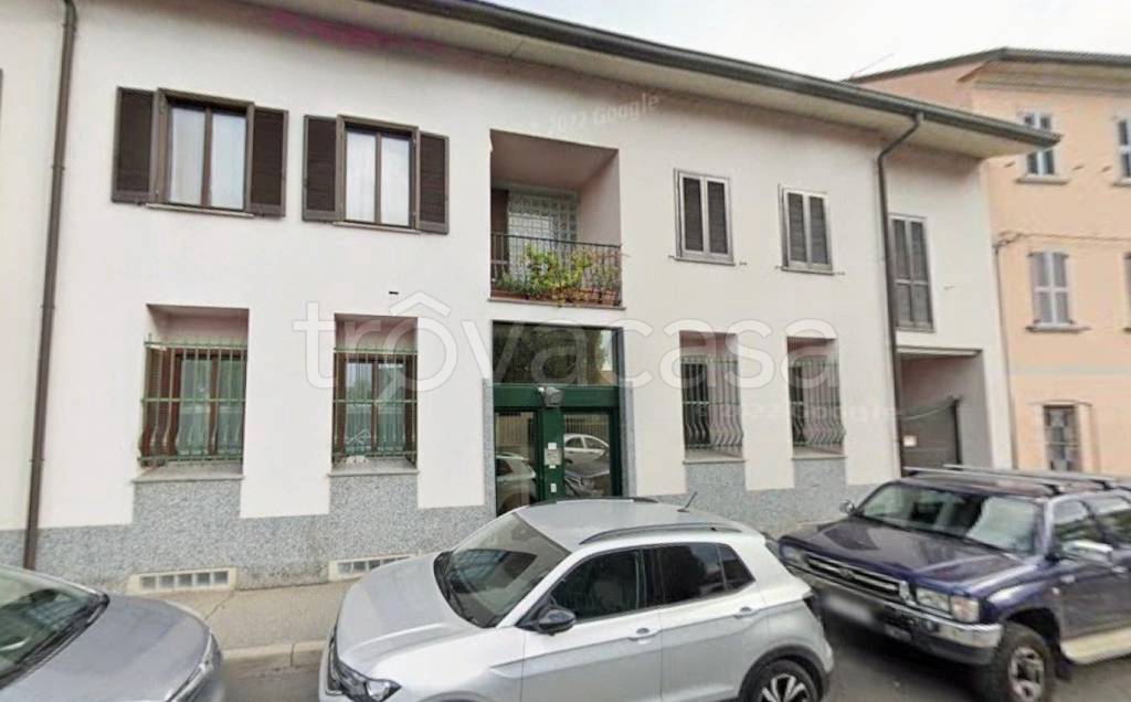 locale commerciale in affitto a Monza