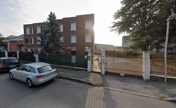locale di sgombero in affitto a Monza