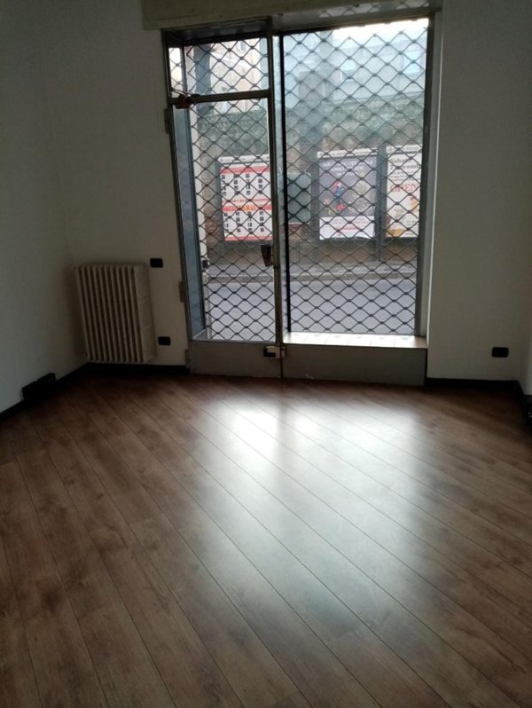 negozio in affitto a Monza