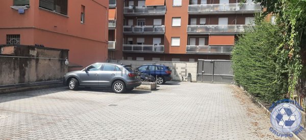 box auto in affitto a Monza
