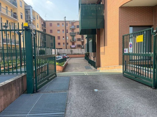 box auto in affitto a Monza