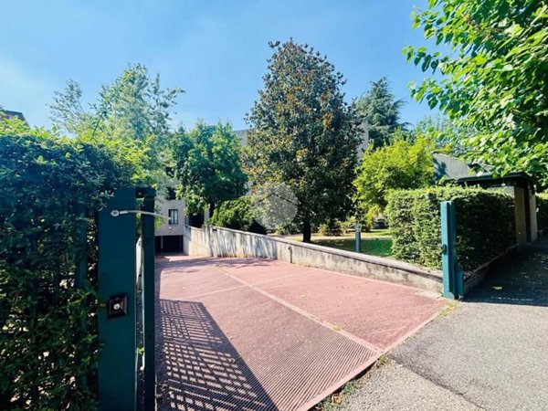 box auto in affitto a Monza