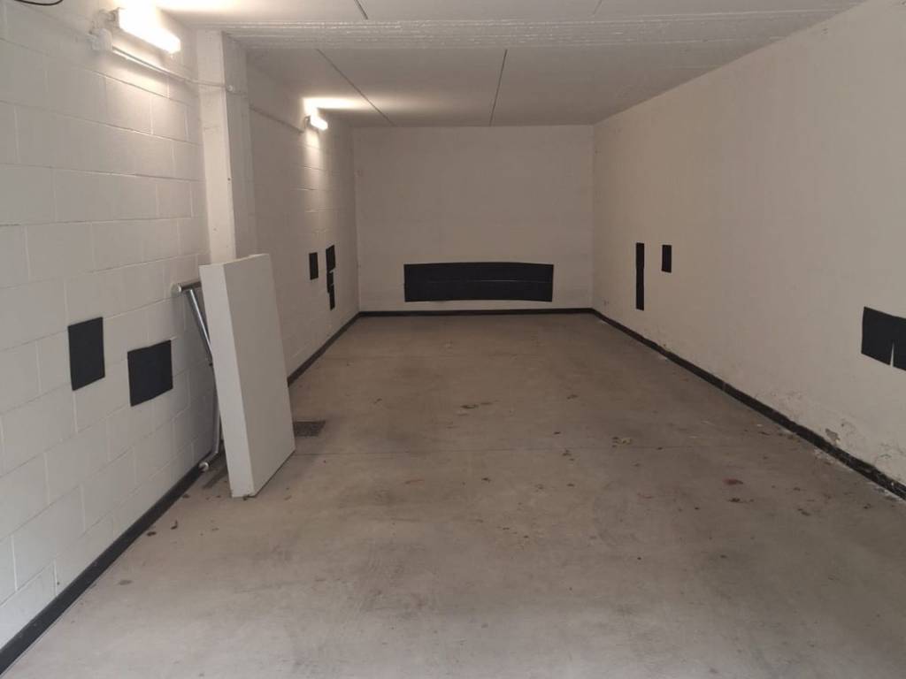 box auto in affitto a Monza