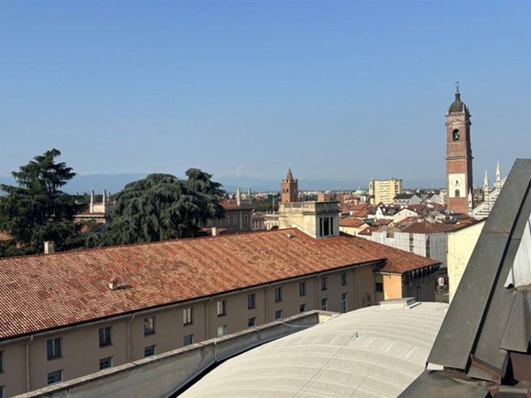 appartamento in affitto a Monza in zona Centro Storico