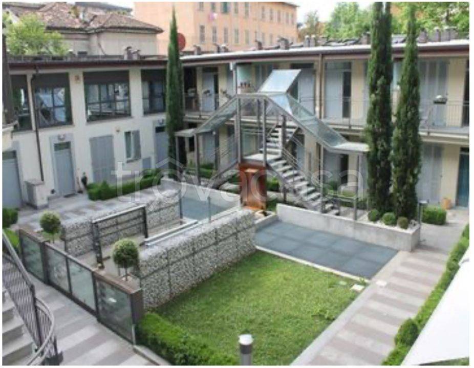locale di sgombero in affitto a Monza in zona Centro Storico