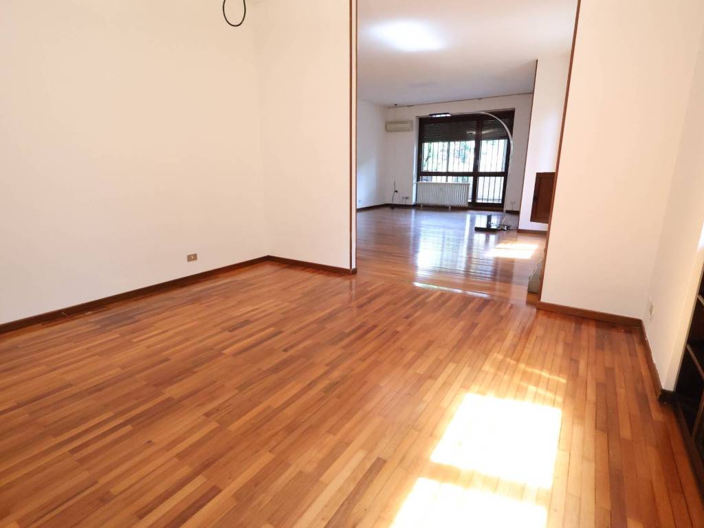 appartamento in affitto a Monza in zona Centro Storico