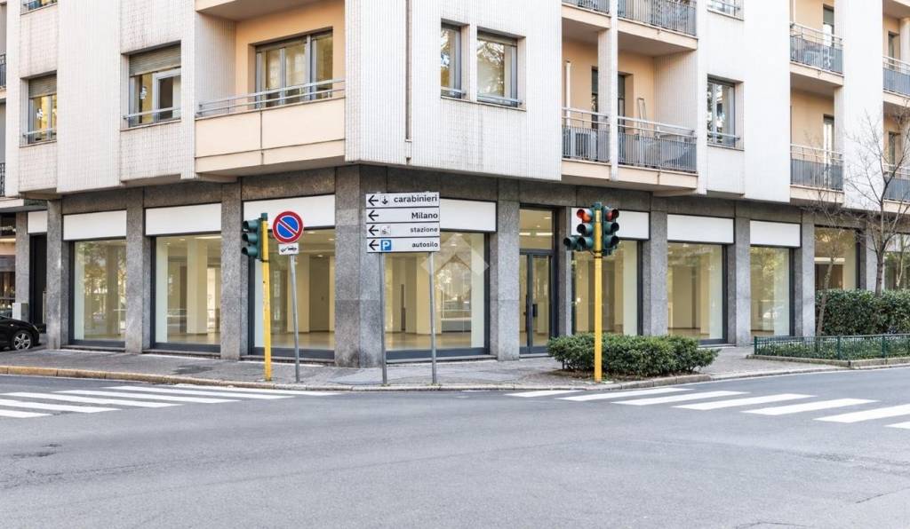 negozio in affitto a Monza