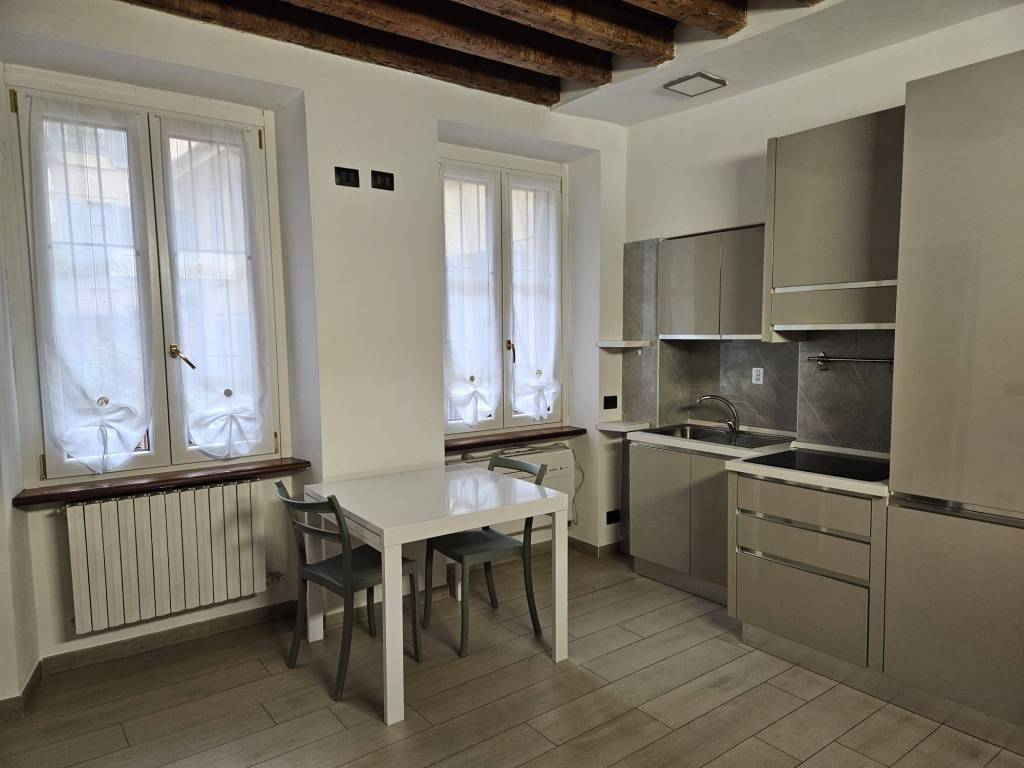 appartamento in affitto a Monza in zona Centro Storico