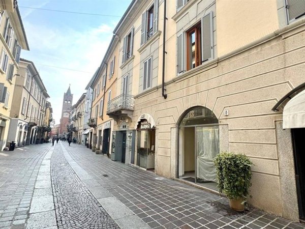 negozio in affitto a Monza in zona Centro Storico