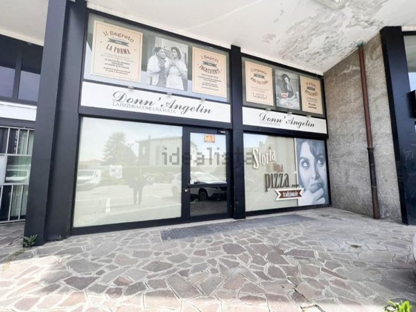 locale commerciale in affitto a Muggiò