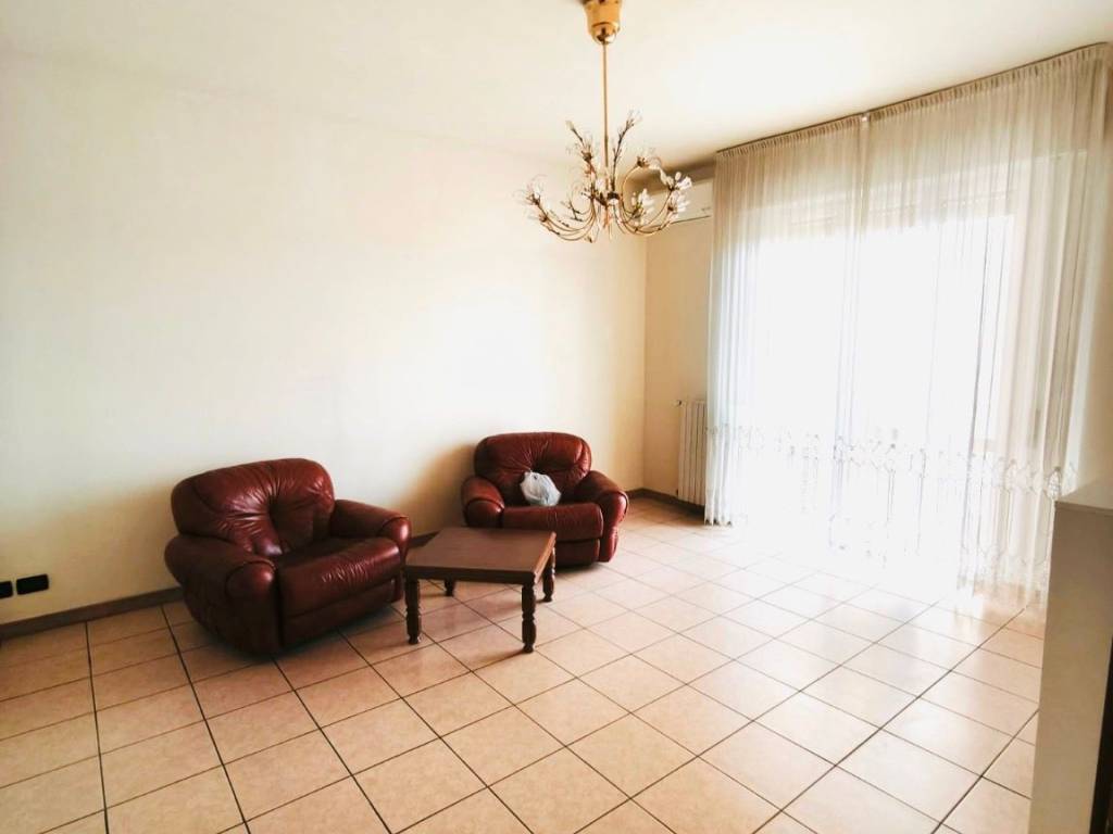 appartamento in affitto a Muggiò