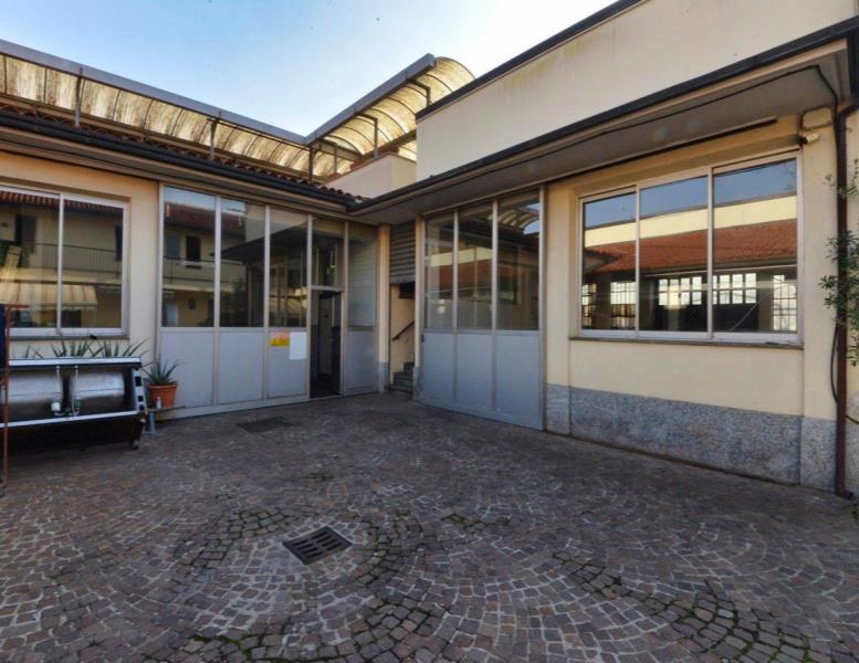locale commerciale in affitto a Muggiò
