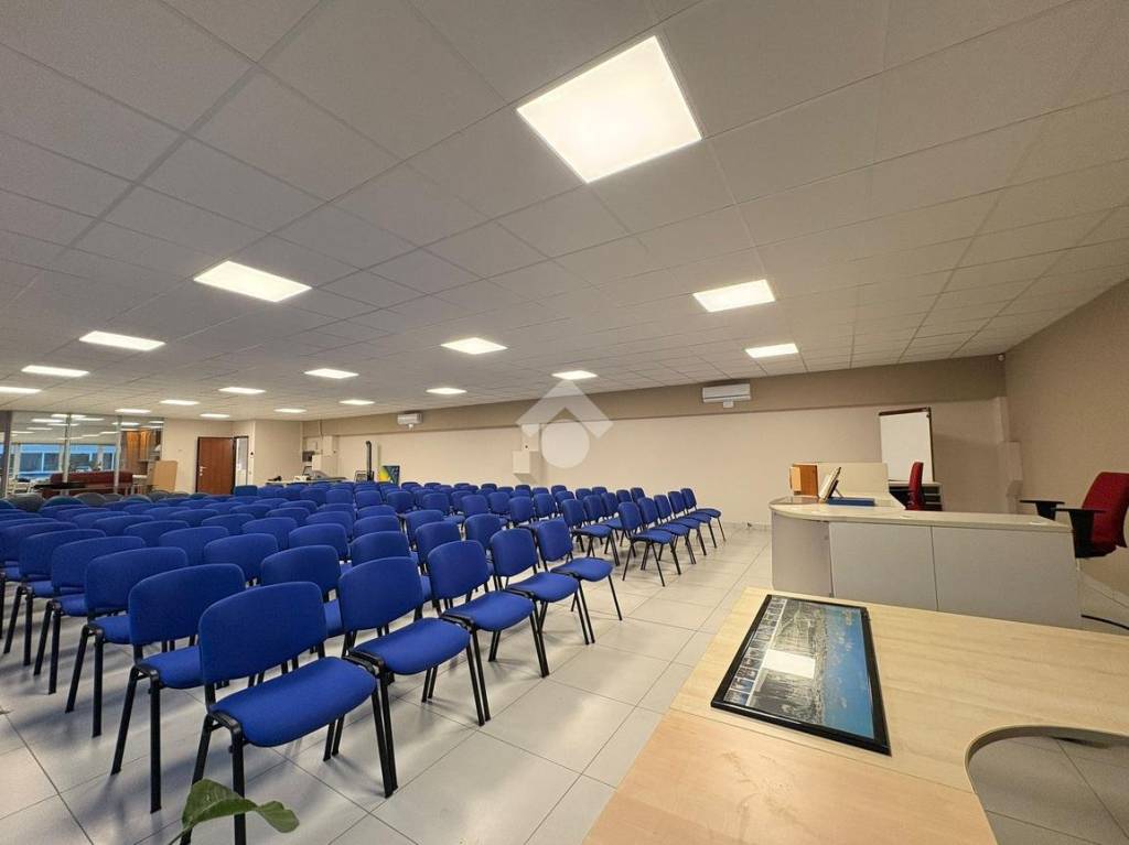 ufficio in affitto a Muggiò