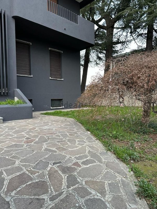 appartamento in affitto a Muggiò