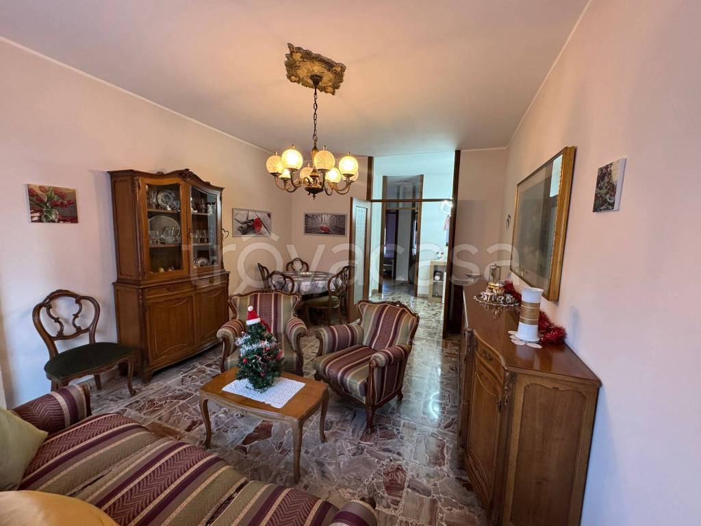 appartamento in affitto a Muggiò