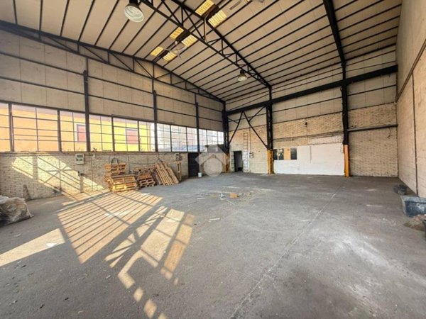 locale commerciale in affitto a Muggiò in zona Taccona