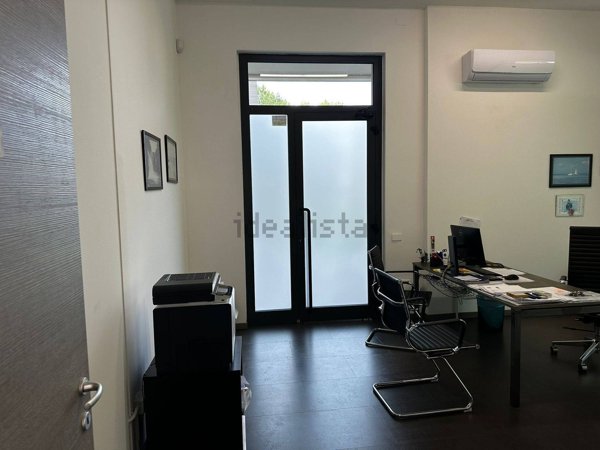 ufficio in affitto a Muggiò in zona Taccona