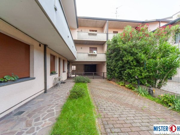 appartamento in affitto a Muggiò in zona Taccona