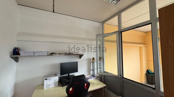 ufficio in affitto a Muggiò in zona Taccona