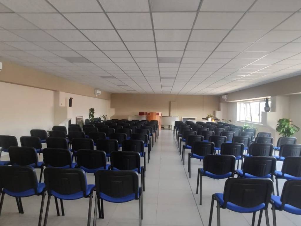 negozio in affitto a Muggiò in zona Taccona