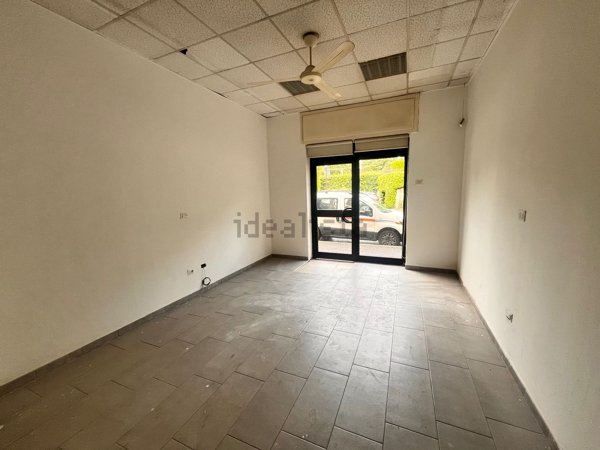 negozio in affitto a Nova Milanese