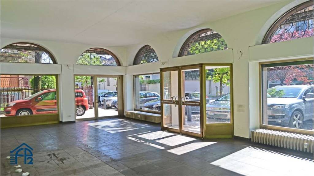 negozio in affitto a Nova Milanese