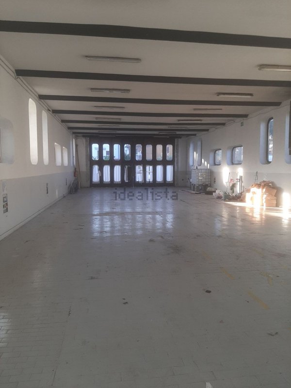 capannone in affitto a Nova Milanese