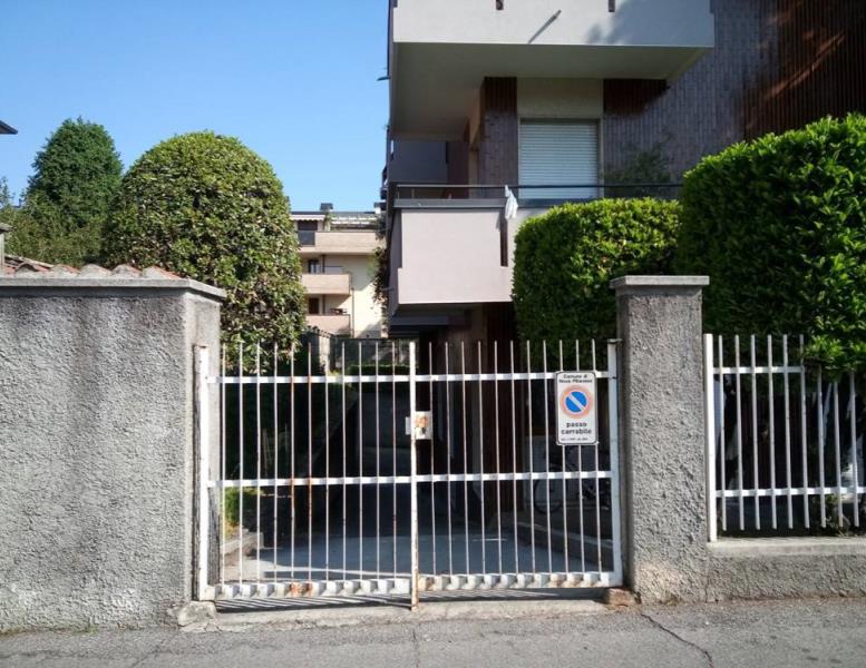 locale commerciale in affitto a Nova Milanese