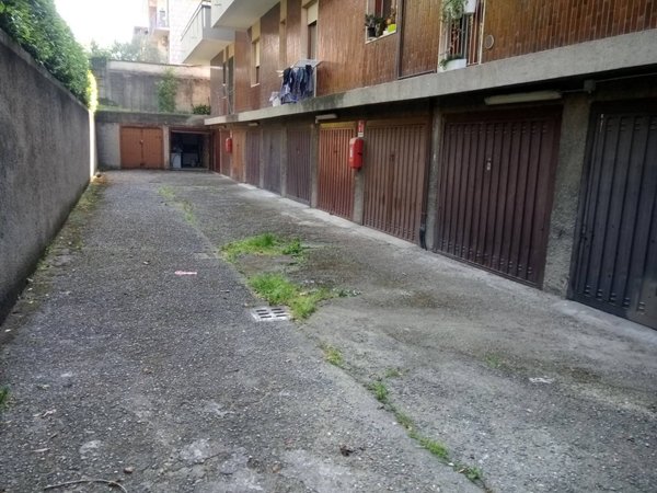 locale commerciale in affitto a Nova Milanese