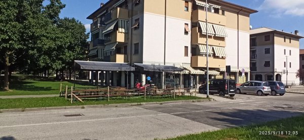 locale commerciale in affitto a Nova Milanese