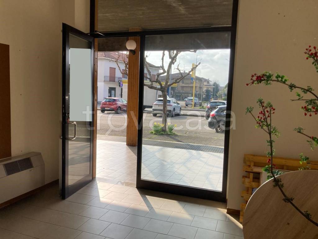 negozio in affitto a Nova Milanese