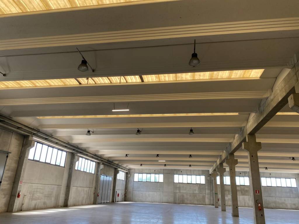 capannone in affitto a Nova Milanese