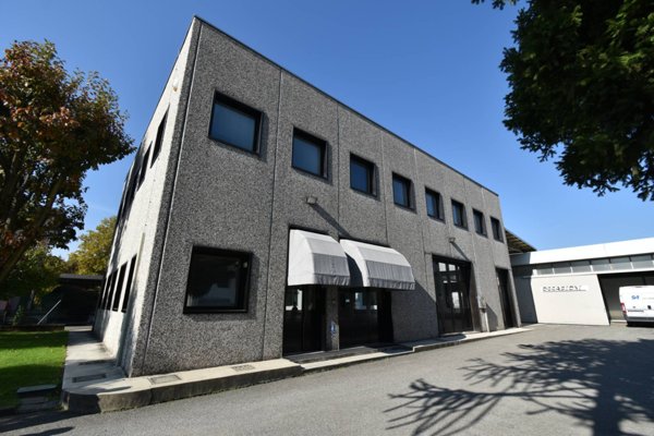 locale commerciale in affitto ad Ornago