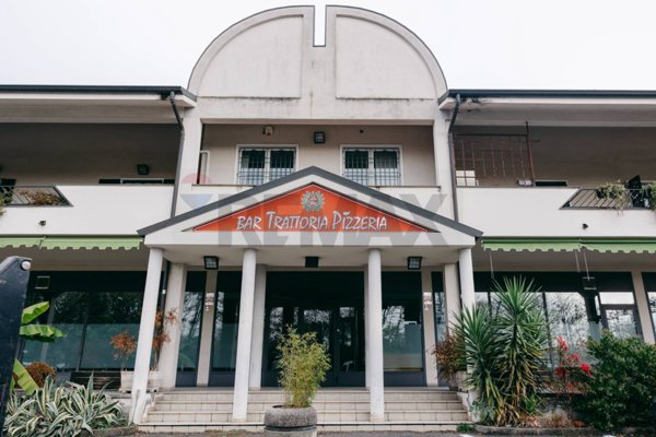 locale commerciale in affitto ad Ornago