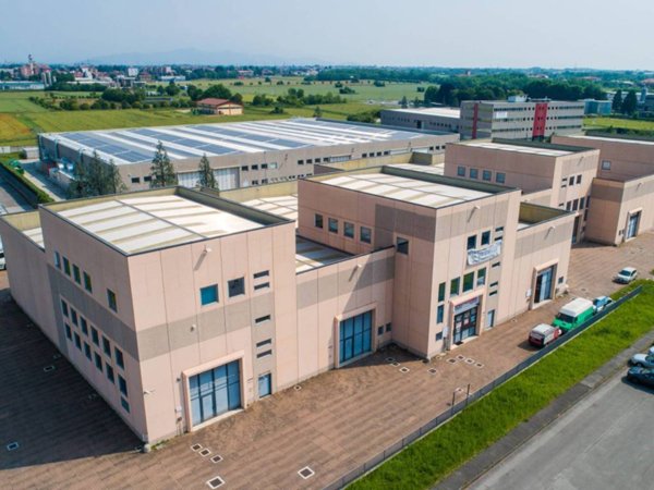 locale commerciale in affitto ad Ornago