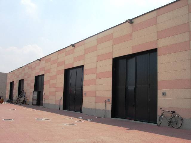 locale commerciale in affitto ad Ornago