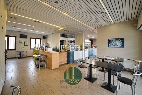 negozio in affitto a Renate