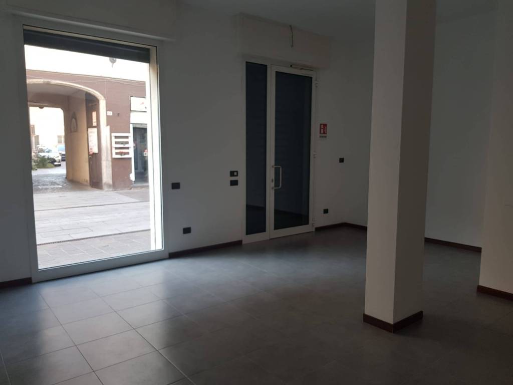 negozio in affitto a Seregno