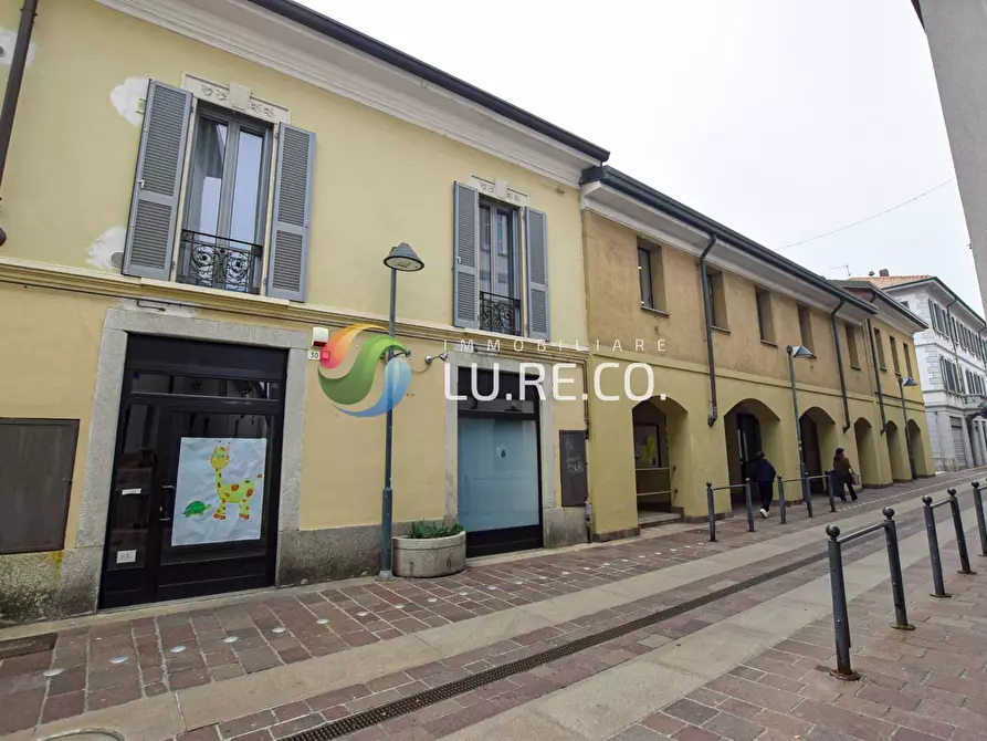 locale commerciale in affitto a Seregno